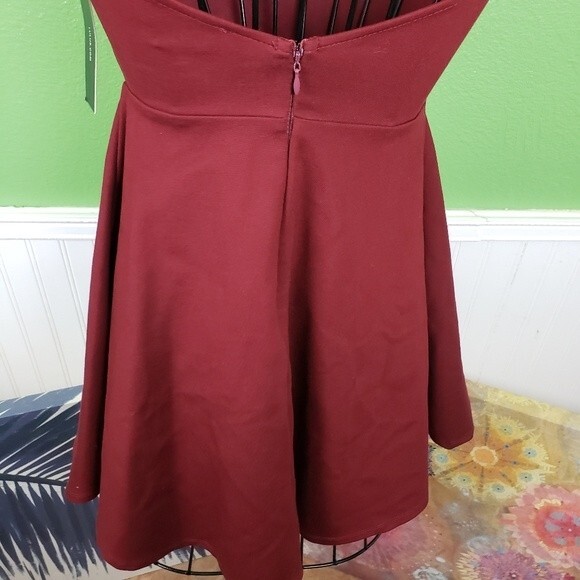 Lulus NWT Burgandy Short Lace Fit and Flare Dress Size Small - Picture 11 of 11